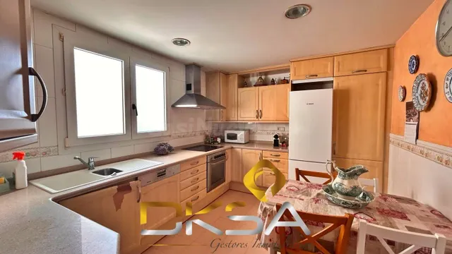 Espectacular piso de 198 m2 con 6 habitaciones, terraza, gar - foto 5