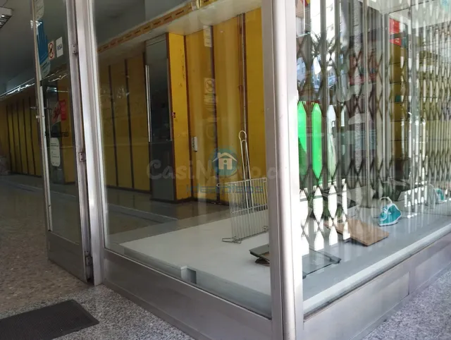 GRAN LOCAL COMERCIAL EN ZONA MERCADO-LUCEROS