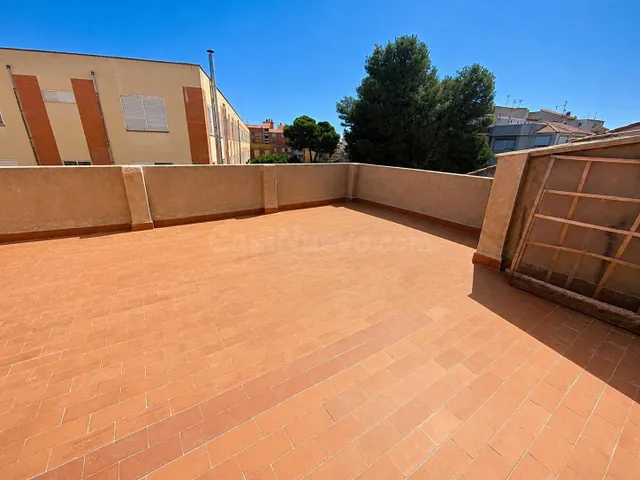 GRAN VIVIENDA EN PRIMERA PLANTA CON 4 DORMITORIOS Y ESPECTAC