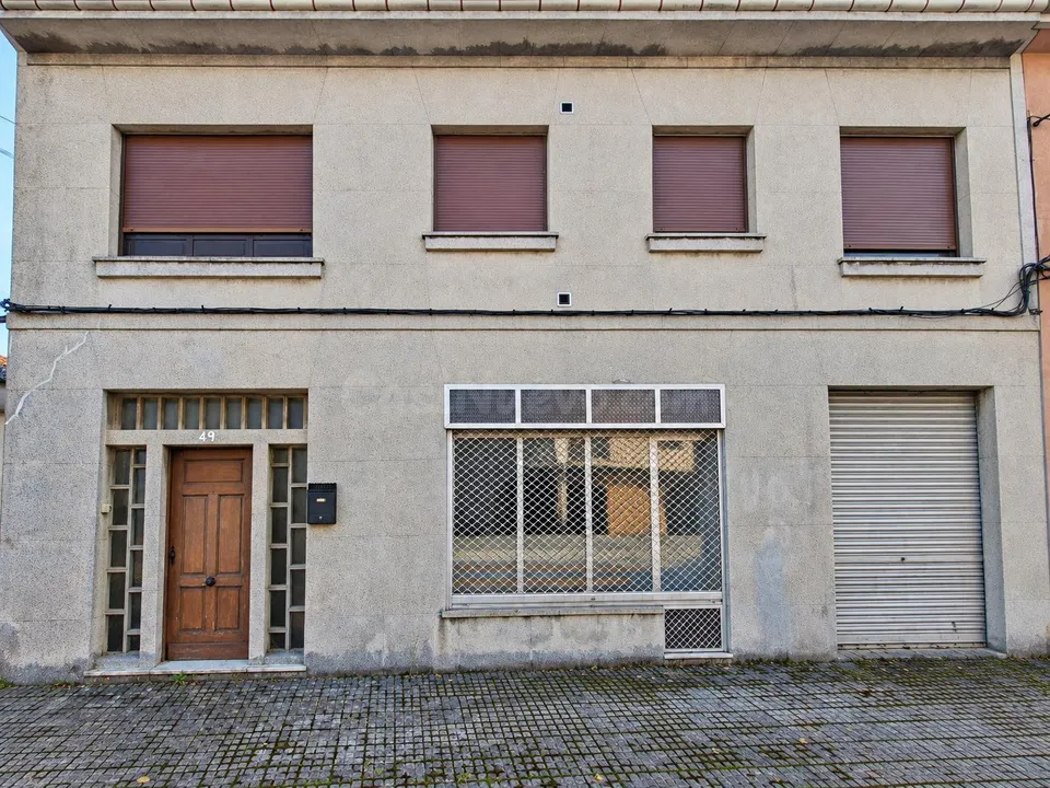 Casa con local comercial, garaje y patio en la gargantada, lieres. ¡vivienda y negocio en un mismo inmueble!
