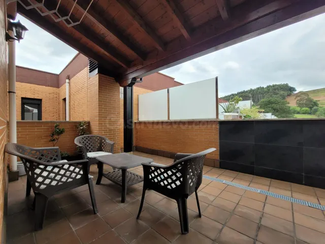 ALQUILER  DUPLEX DE TRES habitaciones CON TERRAZA Y PLAZA DE GARAJE — 3