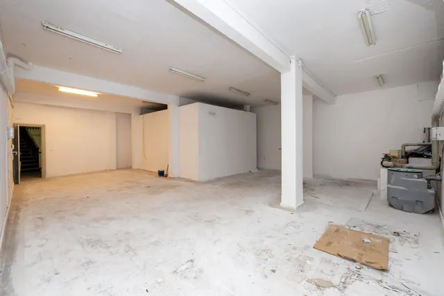 Local comercial con casi 1000 m2 en plena Gran via de Granada. Oportunidad única y exclusiva — 22