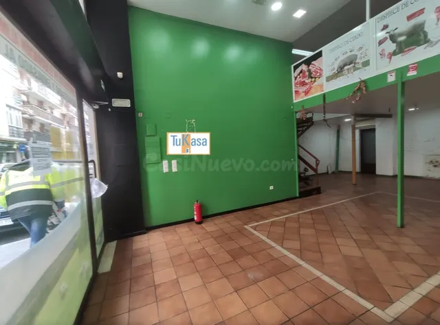 Local centrico acondicionado con 90 m2 en 2 plantas,gran esc - foto 4