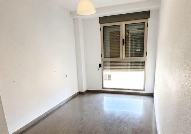 Piso de 3 habitaciones y 2 baños cerca del centro histórico de Valencia — 7