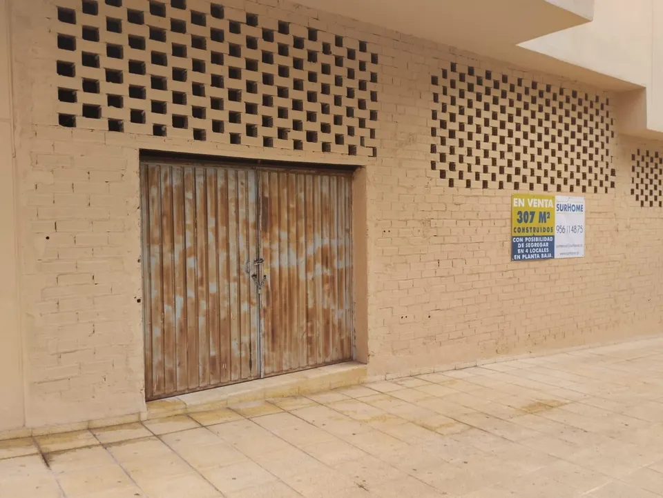 Amplio y espléndido local en San Bernabé