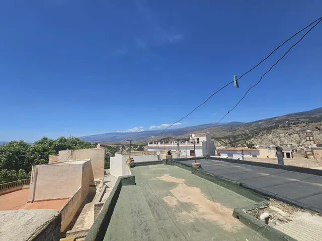 VIVIENDA EN LA CARRETERA PRINCIPAL DE ALCOLEA — 36