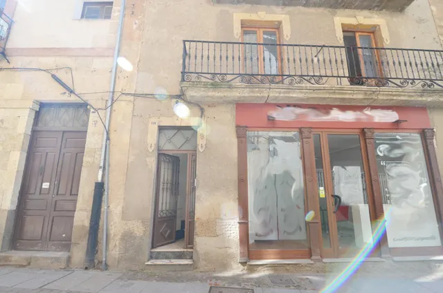 Urbis te ofrece un estupendo edificio en venta en todo el centro de Ciudad Rodrigo, Salamanca. — 3