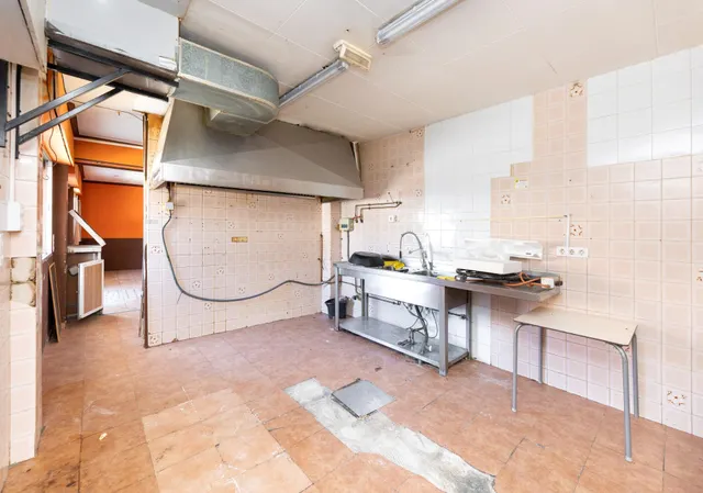 Gran oportunidad, edificio a la venta en barrio de Monachil. — 8