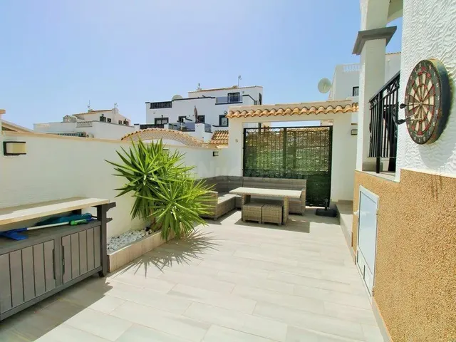 Casa adosada reformada con piscina privada en Los Altos – Or - foto 4