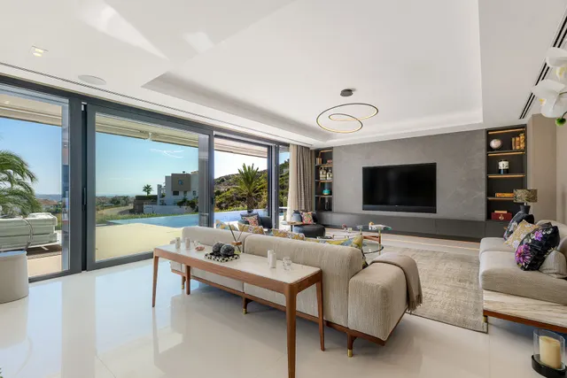 Spectacular Contemporary Villa with Exquisite Quality and Beautiful Views — 19