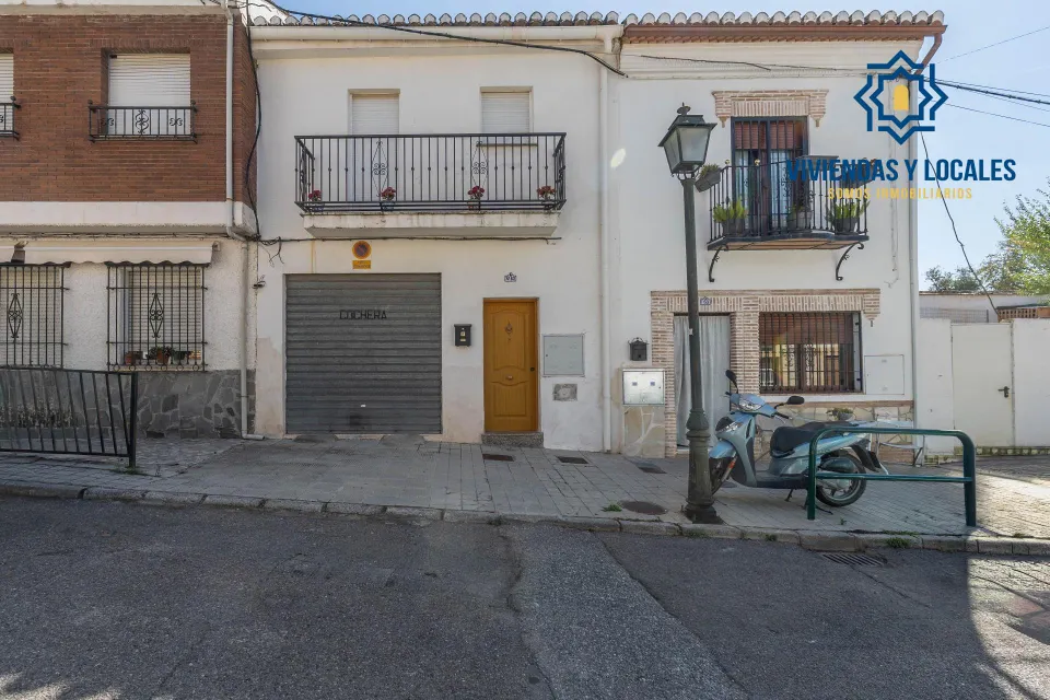 Encantadora casa en El Fargue, Granada.