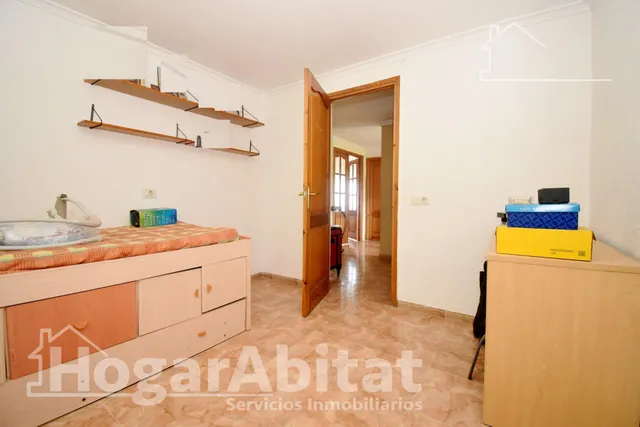 CHALET RÚSTICO CON PISCINA, TERRAZA Y PARKING — 33