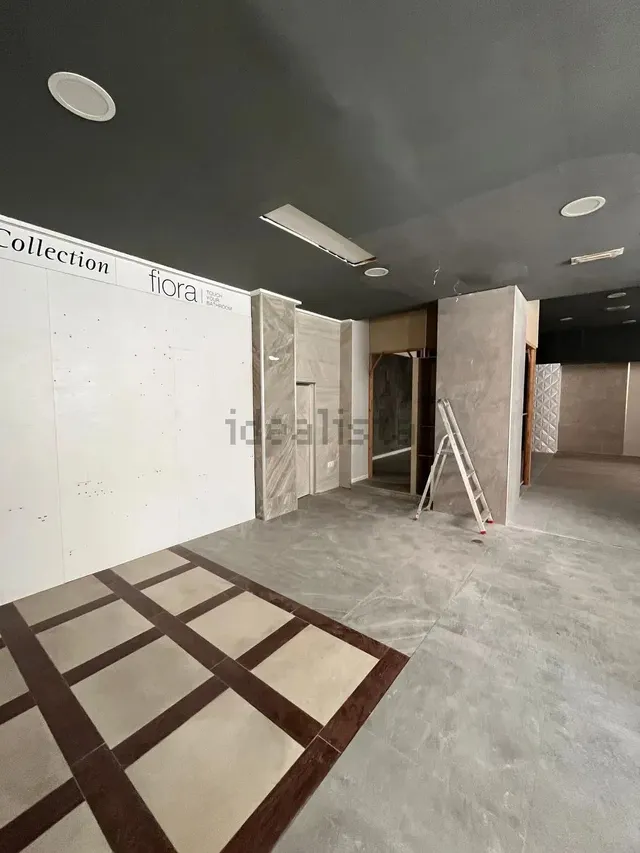 Alquiler de local en Calle Na Saurina d'Entença, 69 — 15