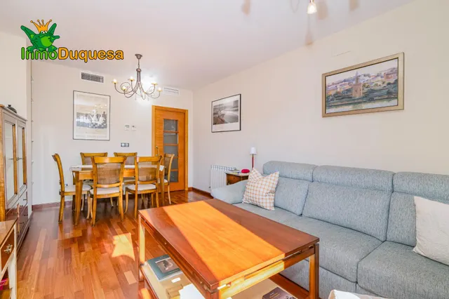 Ático duplex con terraza de 61 m2, plaza de aparcamiento, trastero, piscina comunitaria, padel - PTS. — 20