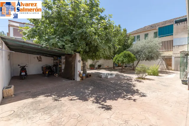 Casa con gran solar — 47