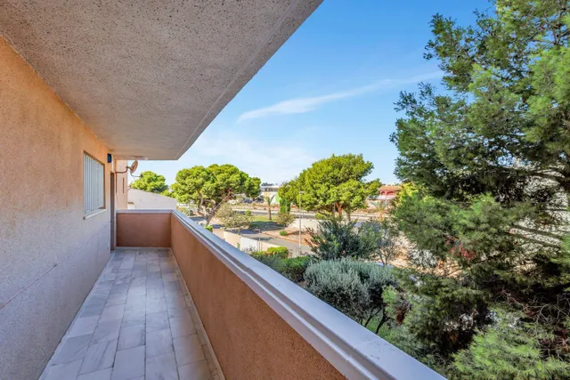 Apartamento de 3 dormitorios en Cabo Roig — 28