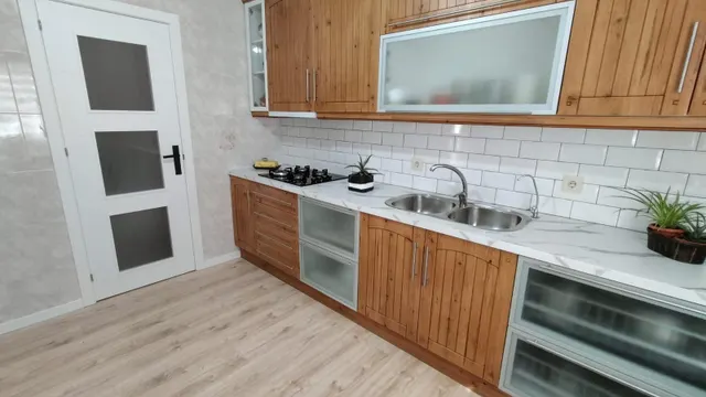ESPECTACULAR CASA EN ESQUINA EN LA ZUBIA — 11