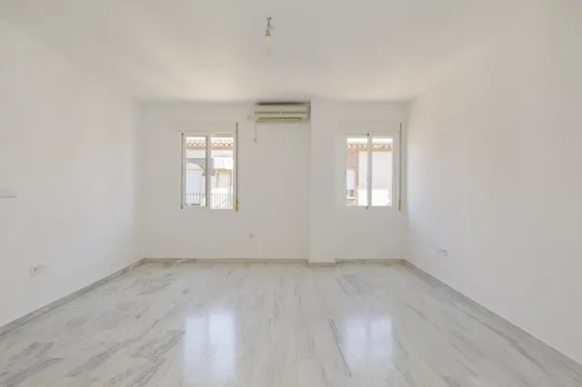 Piso con garaje y trastero — 11