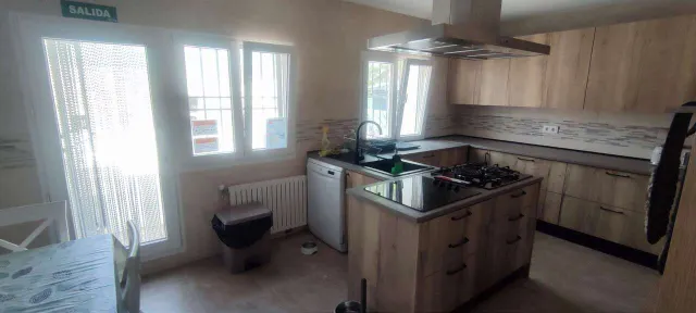 Local comercial 9 habitaciones 694m² en venta - Comunidad valenciana — 43