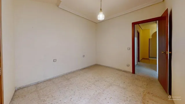 Magnifica vivienda situada en plena judería, con tres dormitorios, baño y cocina con acceso a un ámplio patio! — 25