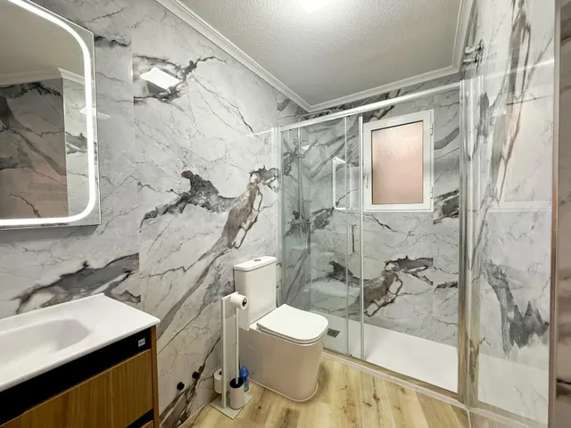 Apartamento reformado de 2 dormitorios a 240 m de la playa — 27