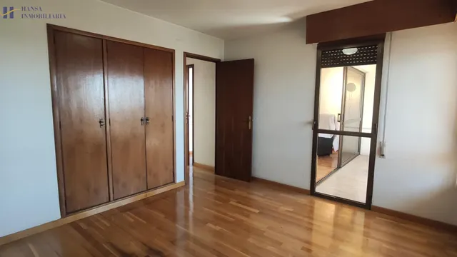 AMPLIO PISO EN VENTA CON VISTAS AL MAR Y UBICACIÓN PRIVILEGIADA EN ALICANTE — 10