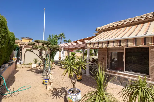 Villa 4 habitaciones 180m² en venta - Lomas de Cabo Roig — 24