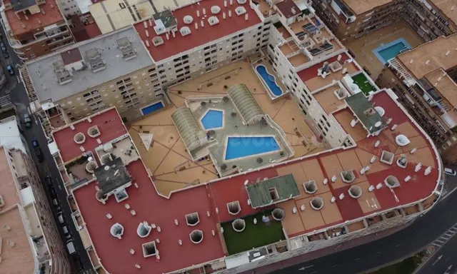 Ático luminoso 2 hab. 63m² en venta - Torrevieja centro - foto 3