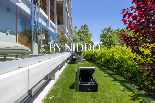 Exclusiva vivienda con dos espacios independientes, jardín p - foto 4