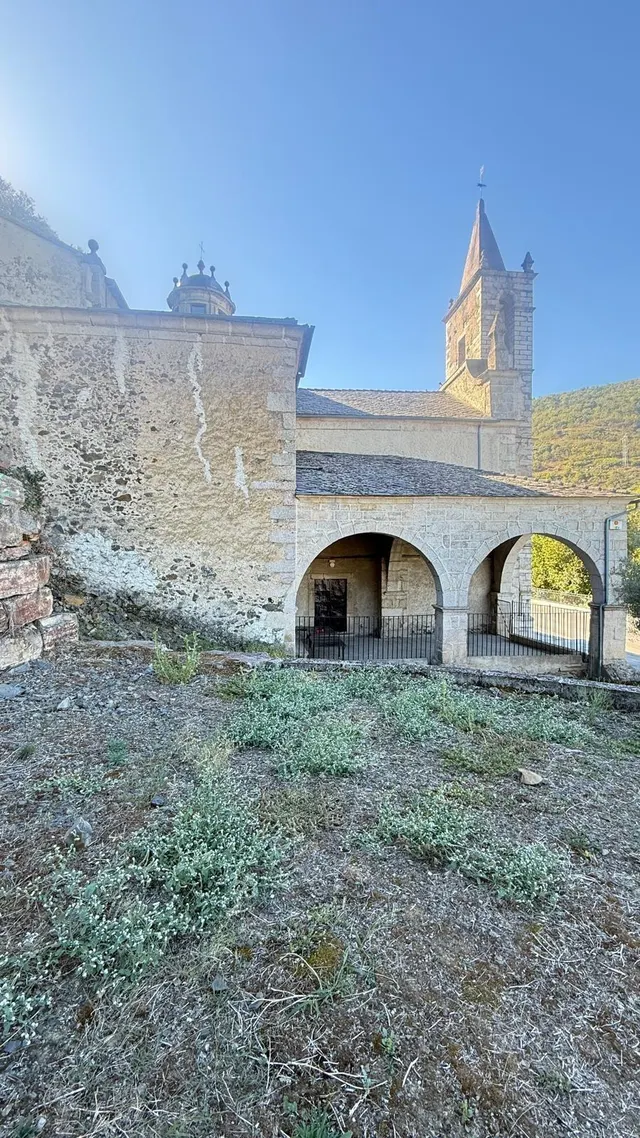 CASA CON TERRENO EN EL CAMINO DE SATIAGO (MOLINASECA) — 7
