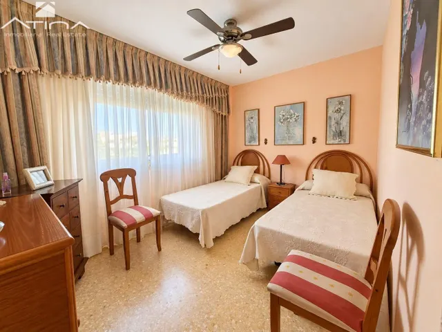 Apartamento en  la playa de Gandía a 200 metros del mar con piscina y garaje — 17