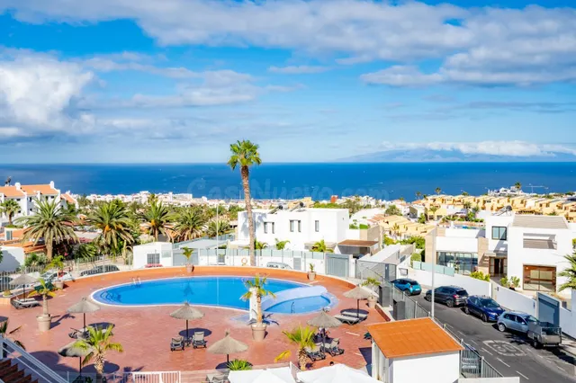 Piso recién reformado con impresionantes vistas al mar - foto 4