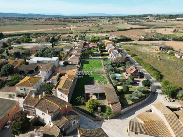 La Tallada d’Empordà | Oportunidad única: amplio terreno en  - foto 2