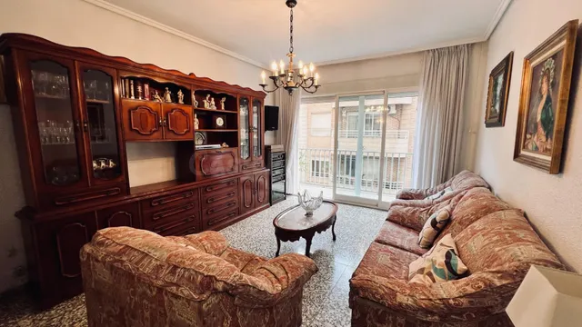 VENDO EN EXCLUSIVA PISO CENTRICO BIEN CONSERVADO 3HB - 2BÑ P - foto 2