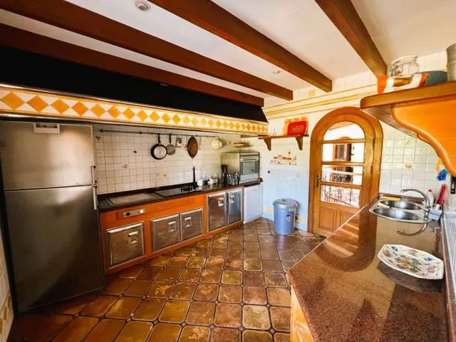 FINCA ECUESTRE DE ESTILO MEDITERRÁNEO. — 42