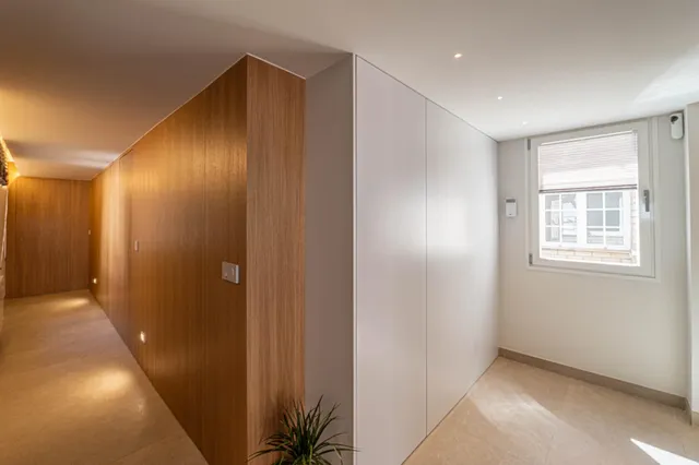 Impresionante Vivienda de Lujo con Diseño Moderno y Comodidades Exclusivas — 9