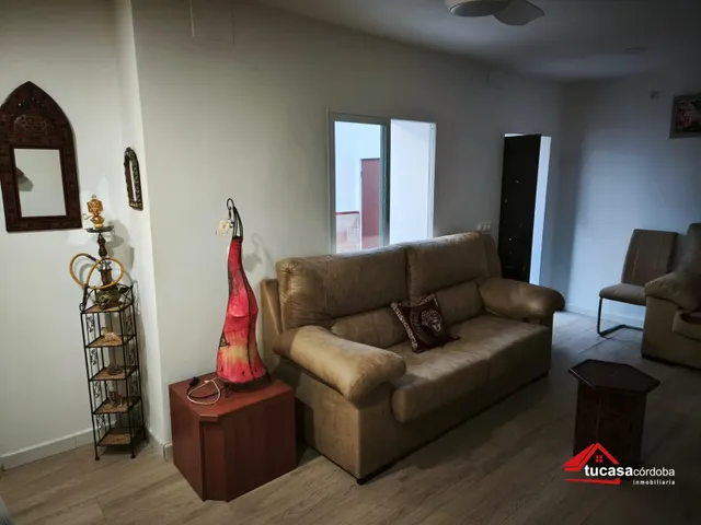 CASA EN VENTA EN SAN CAYETANO CON GARAJE, PATIO Y TERRAZA - foto 4