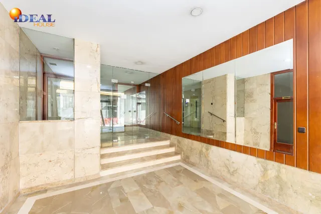 PISO EN PLENO CENTRO JUNTO RECOGIDAS — 24