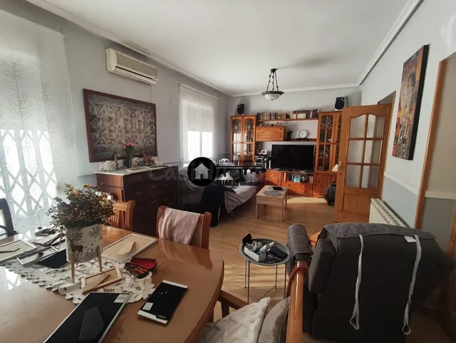 Inmobiliaria tejares vende piso en zona parque abelardo — 3