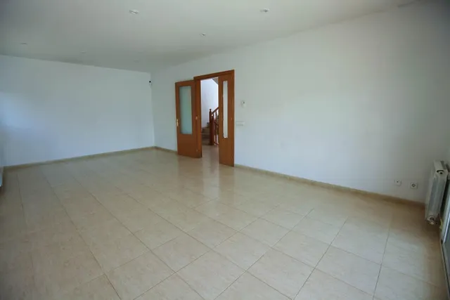 Chalet independiente con gran terraza en Calafell — 6