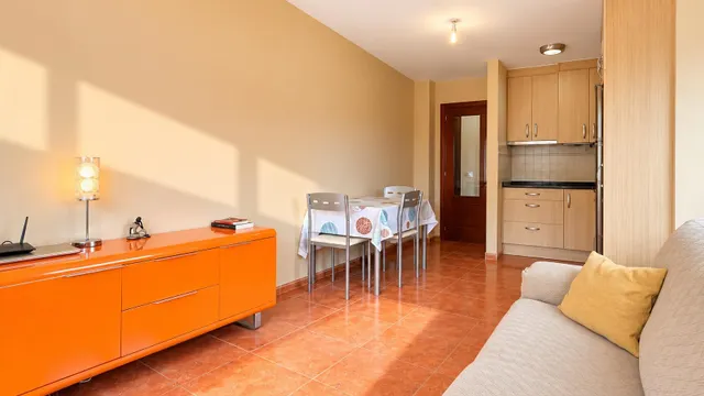 APARTAMENTO A POCOS METROS DE LA PLAYA DE COBRECES - foto 5