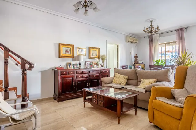 Espaciosa vivienda pareada con jardín, piscina, garaje y gran terraza en Mairena del Aljarafe — 16