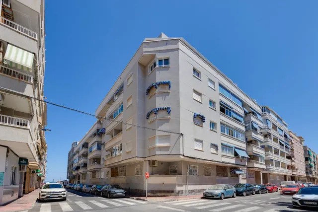 Apartamento de 2 dormitorios en Torrevieja, a 200m de la Playa de Los Locos — 29
