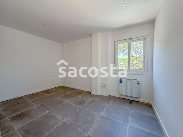 Amplio piso con  terraza, ideal como inversión o vivienda — 9