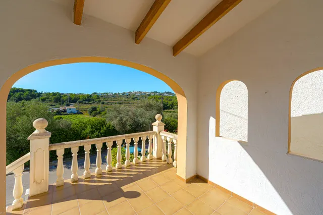 Villa en venta en Les Fonts, Benitachell, con piscina comunitaria y un gran potencial — 7