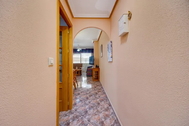 Apartamento de 2 dormitorios en Torrevieja, a 200m de la Playa de Los Locos — 10