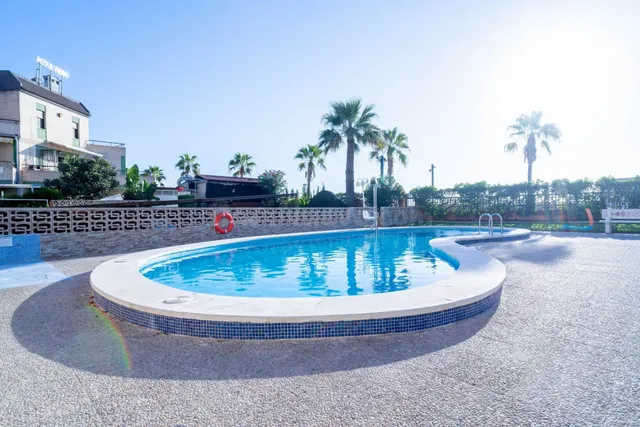 BONITO APARTAMENTO CON EXCELENTES VISTAS, PISCINA Y PARKING  - foto 2