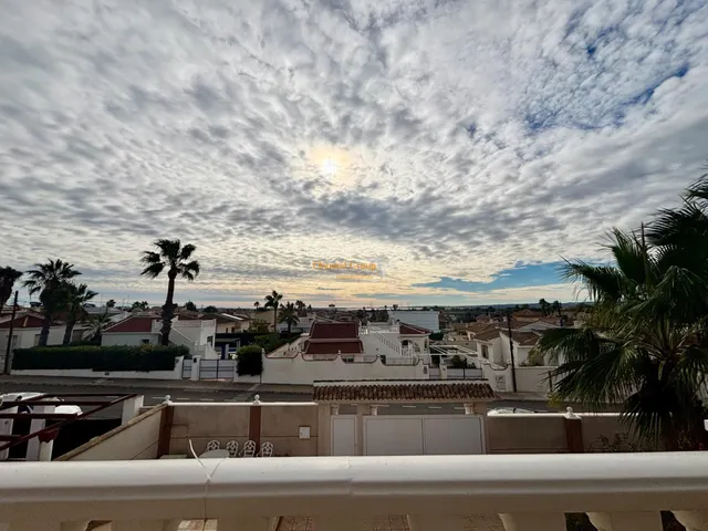 Chalet con piscina en Quesada, Rojales! — 25