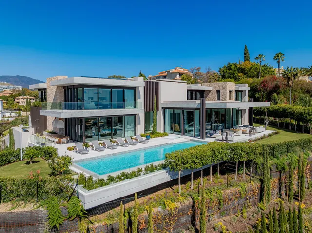 VILLA DE LUJO EN URBANIZACIÓN LA QUINTA, BENAHAVIS — 46