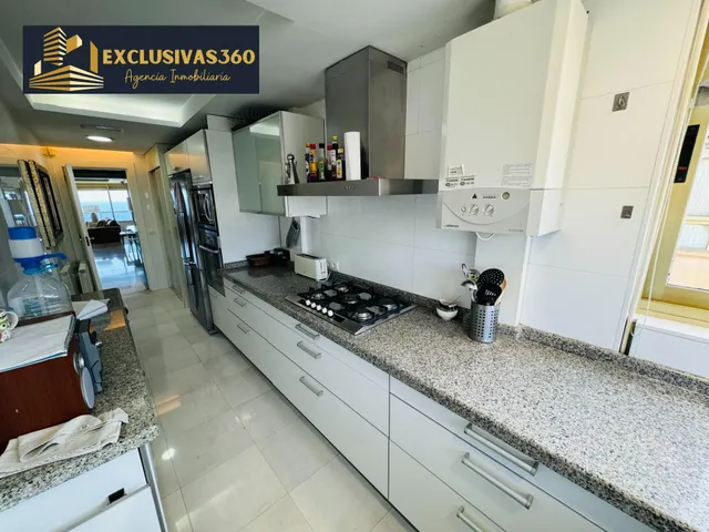Piso de lujo en primera línea de playa Levante con 3 habitaciones y 2 baños. Exclusivas360 Benidorm — 27